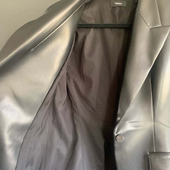 Theory Black Bedford angled Faux leather Blazer. Size 8. Excellent condition - Picture 3 of 4
